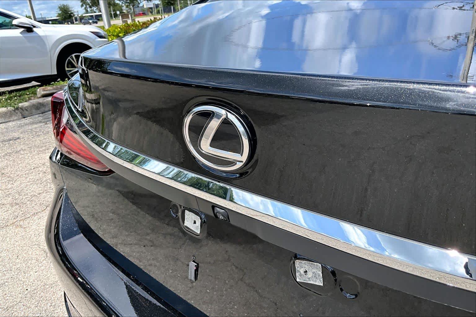 Used 2025 Lexus ES 350 w/ Premium Package FWD image 31