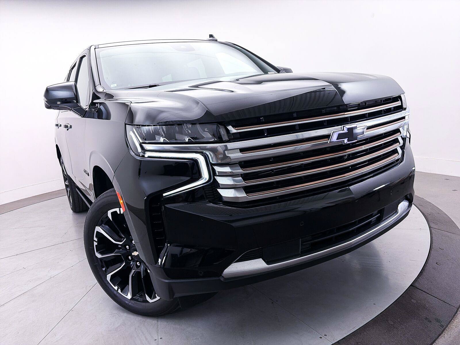 Used 2023 Chevrolet Tahoe High Country AWD/4WD image 3