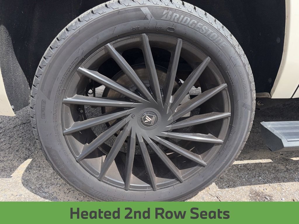 Used 2015 Chevrolet Suburban LTZ RWD image 13