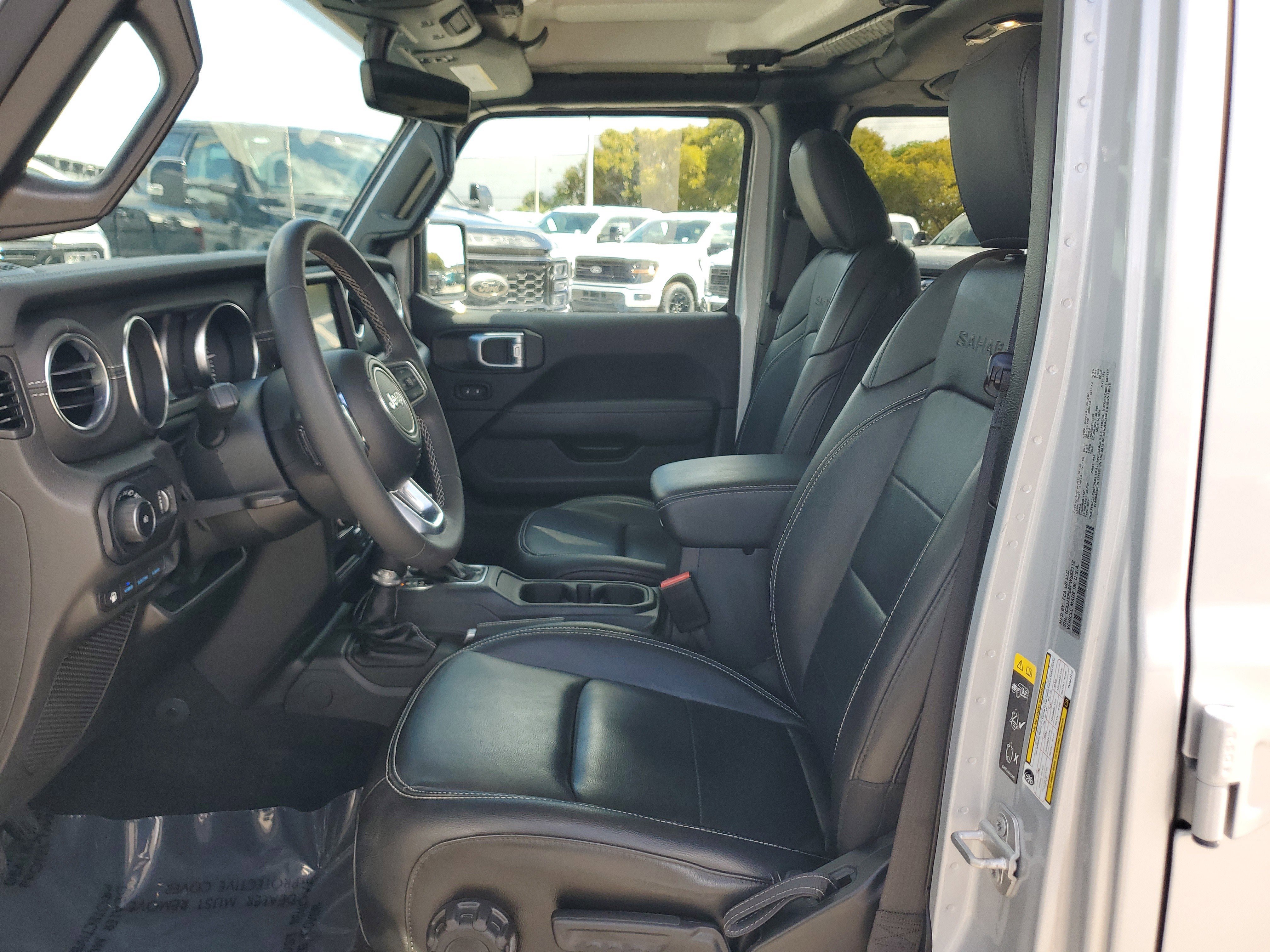 Used 2023 Jeep Wrangler Unlimited Sahara image 12