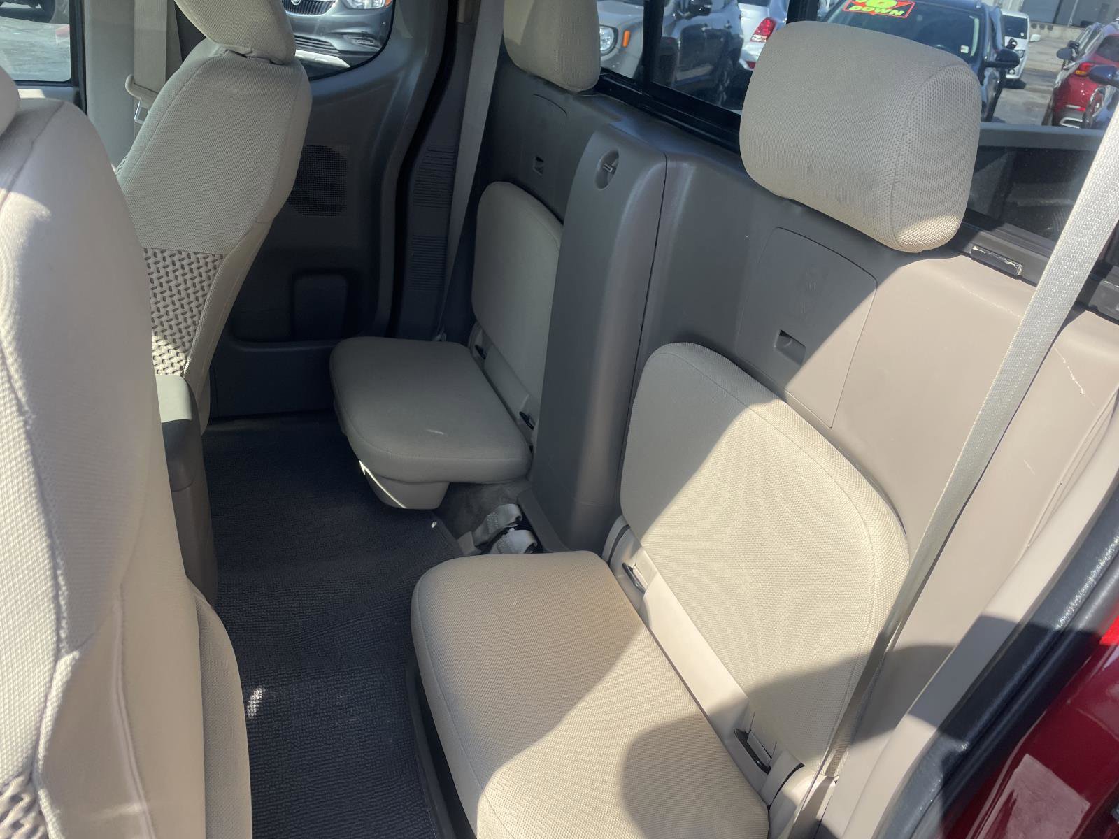 Used 2018 Nissan Frontier SV AWD/4WD image 6