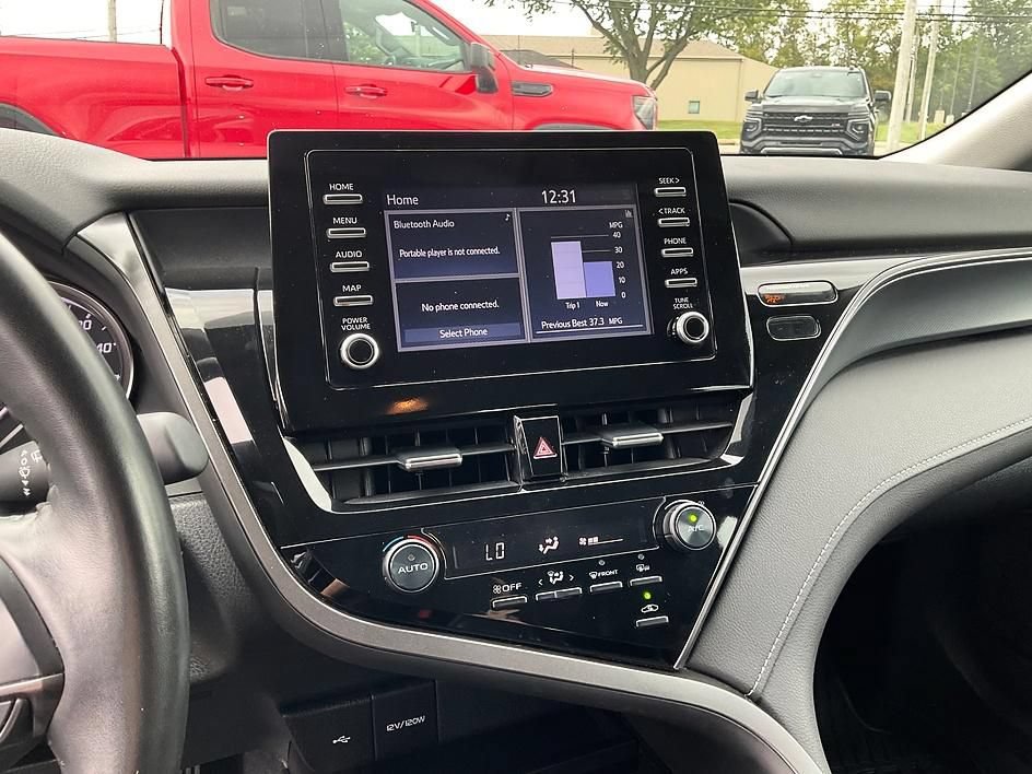 Used 2024 Toyota Camry SE FWD image 5