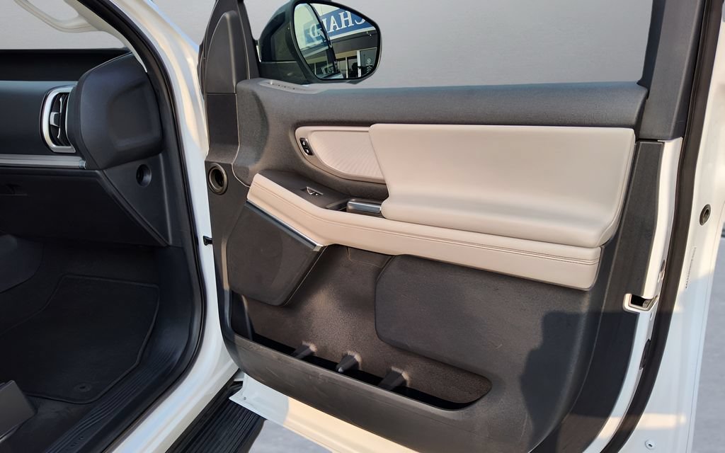 Used 2025 Ford Expedition Active AWD/4WD image 48