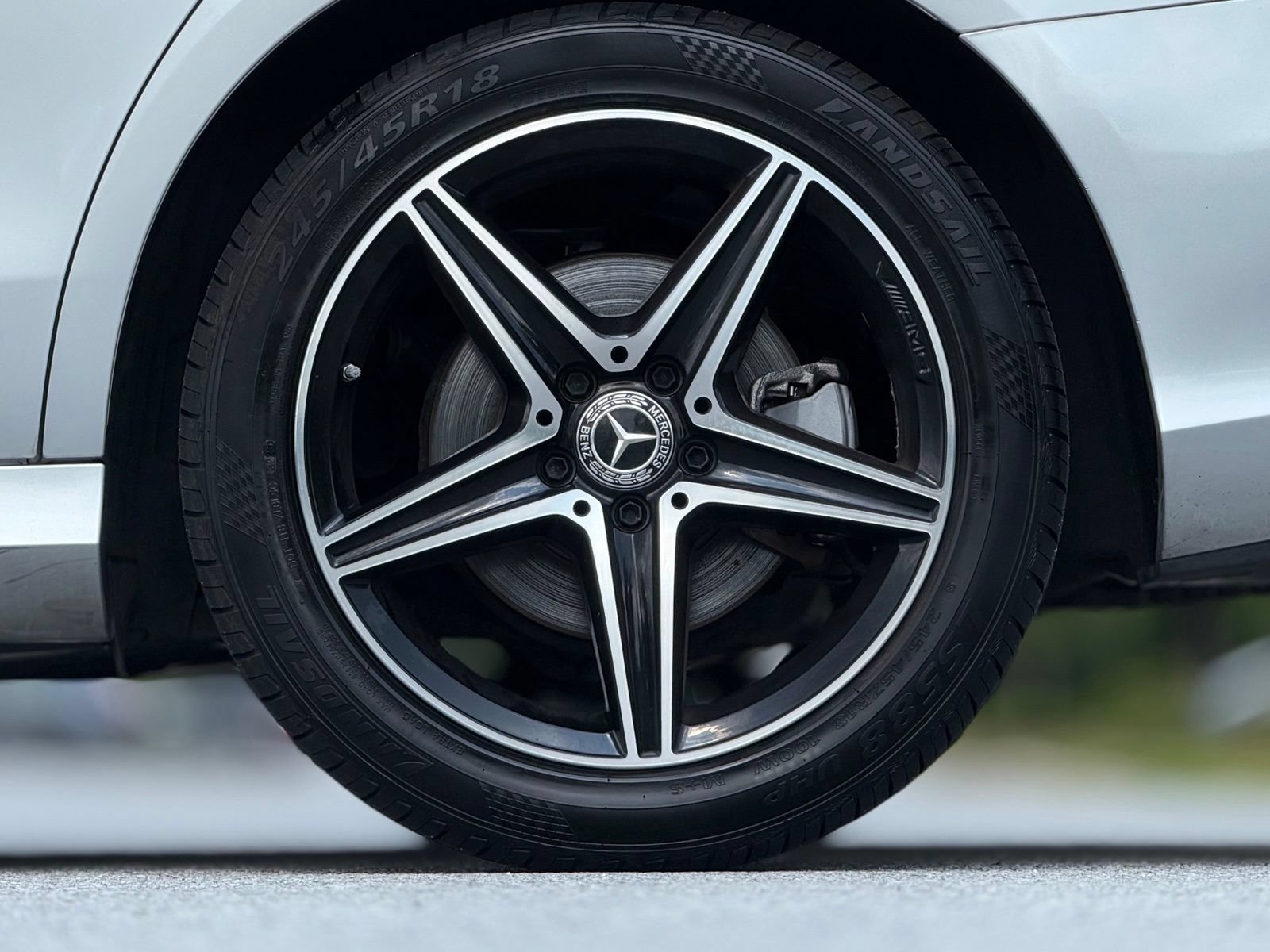 Used 2019 Mercedes-Benz E 300 4MATIC image 19
