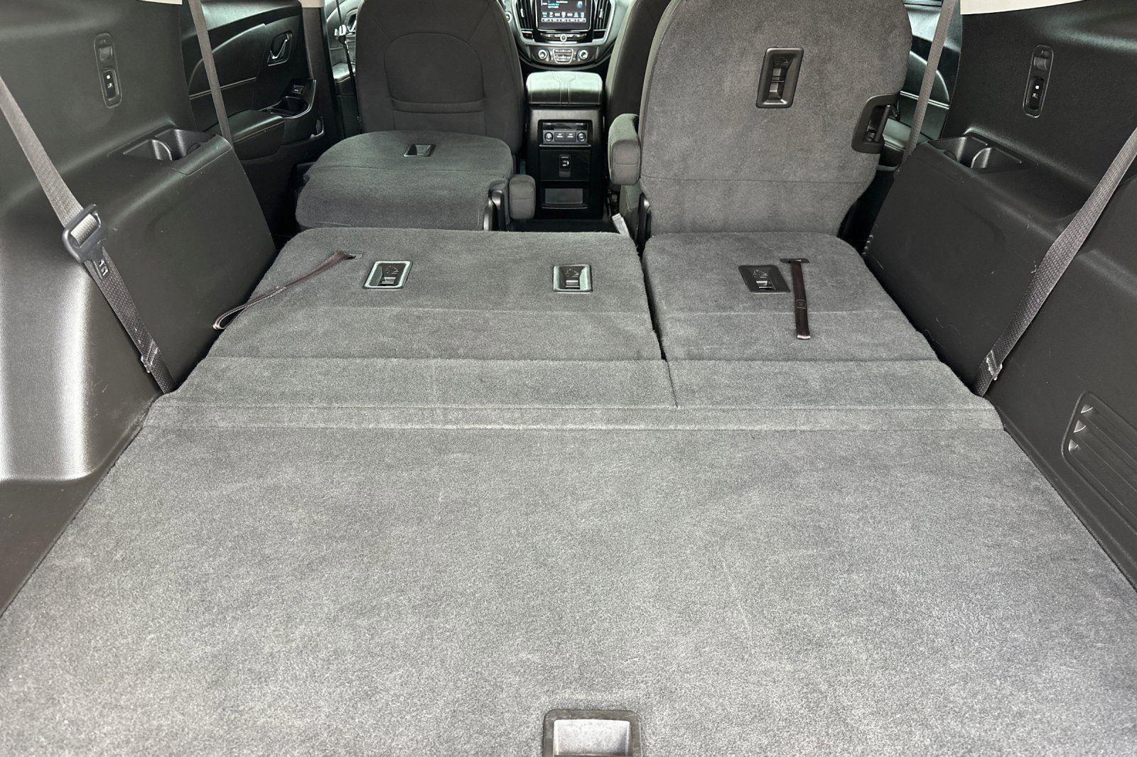 Used 2018 Chevrolet Traverse LT image 16