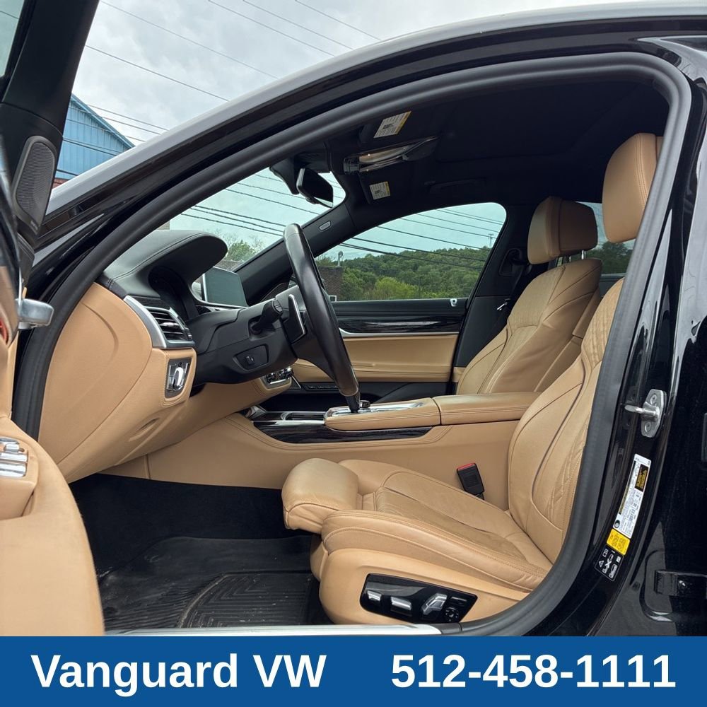 Used 2022 BMW 750i xDrive w/ Executive Package AWD/4WD image 15