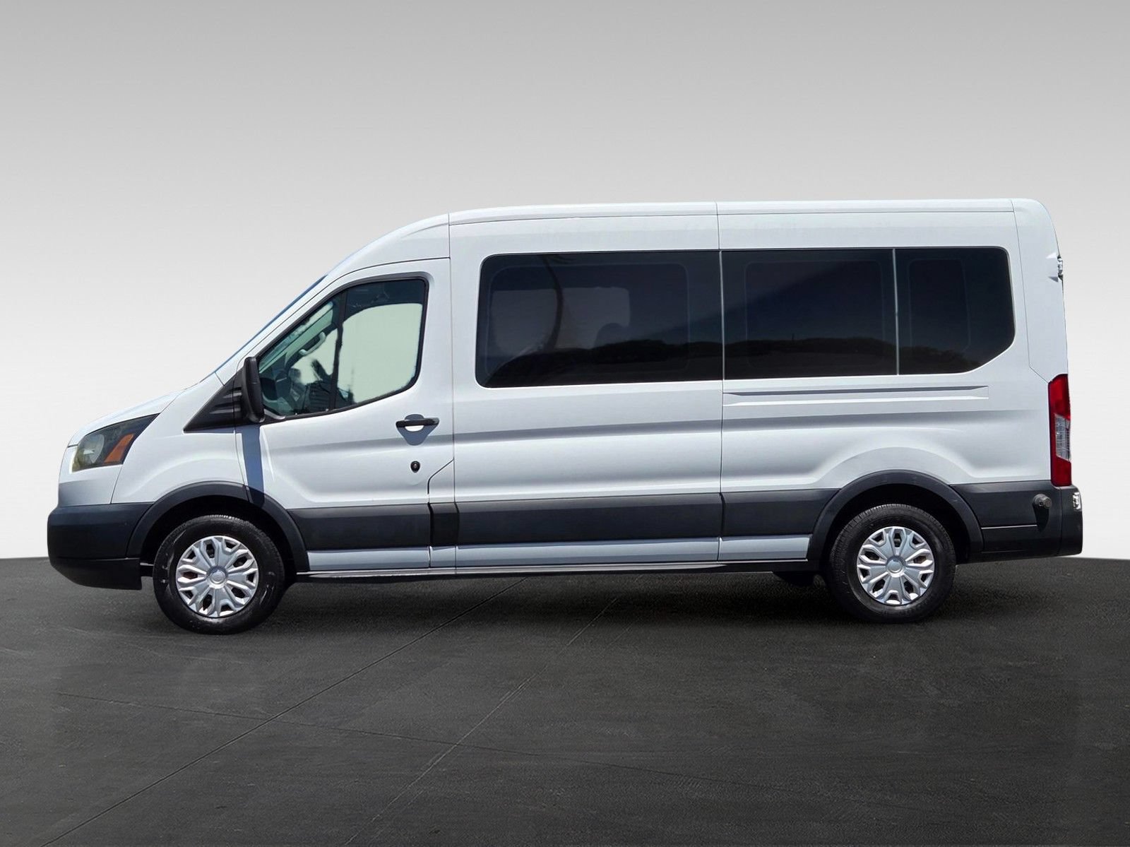 Used 2015 Ford Transit 350 XL RWD image 7