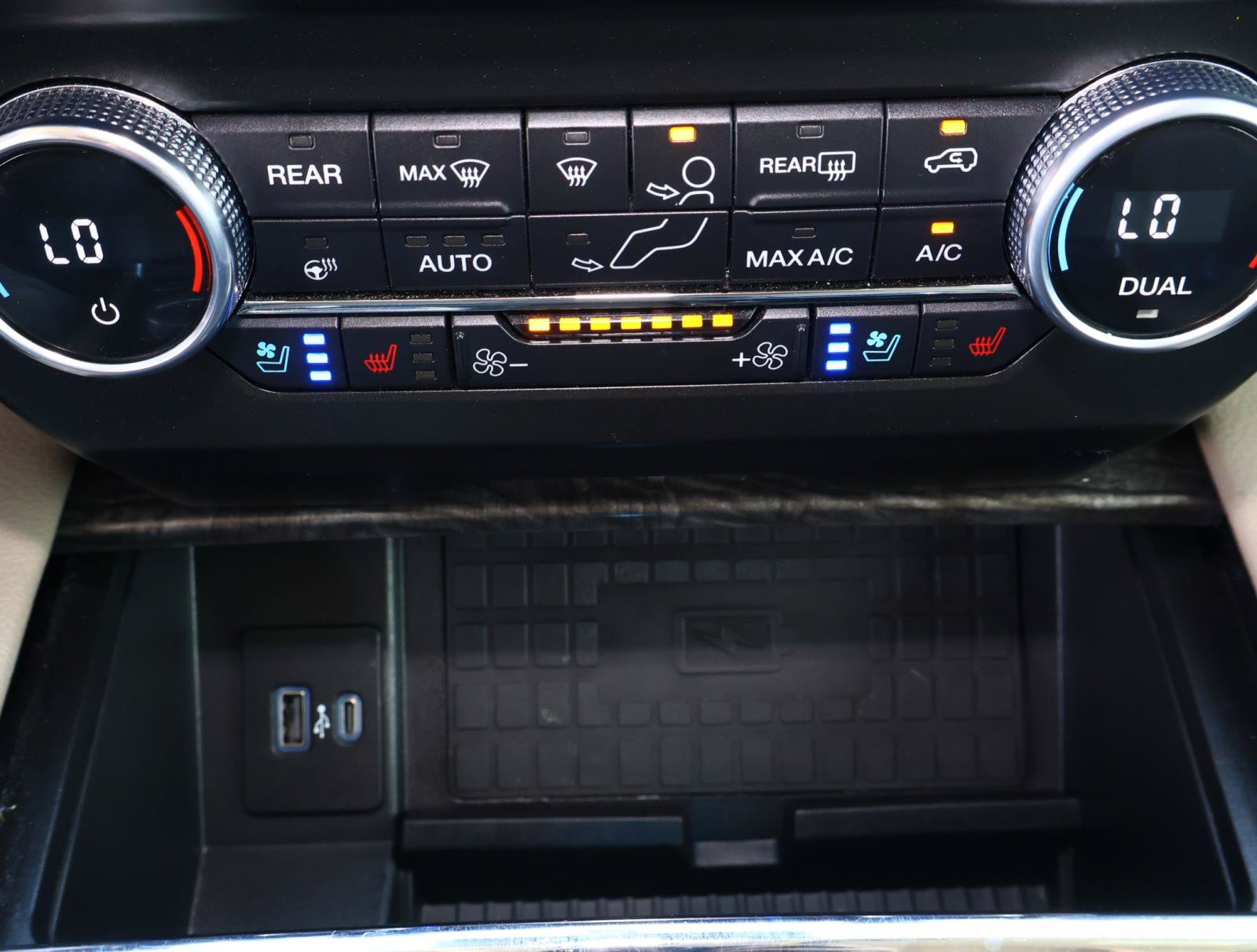 Used 2021 Ford Expedition Limited RWD image 31