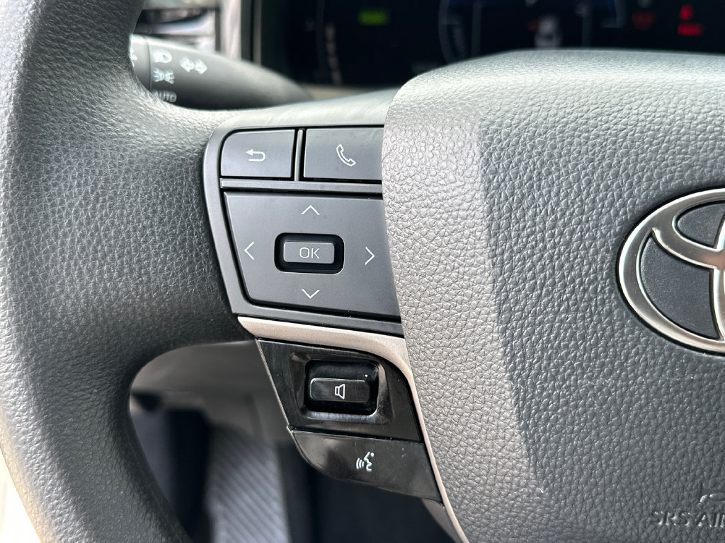 Used 2025 Toyota Camry LE FWD image 25