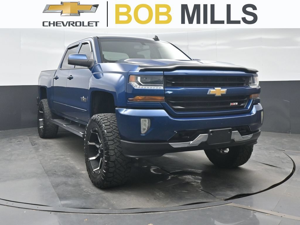 Used 2018 Chevrolet Silverado 1500 LT w/ Texas Edition AWD/4WD image 1