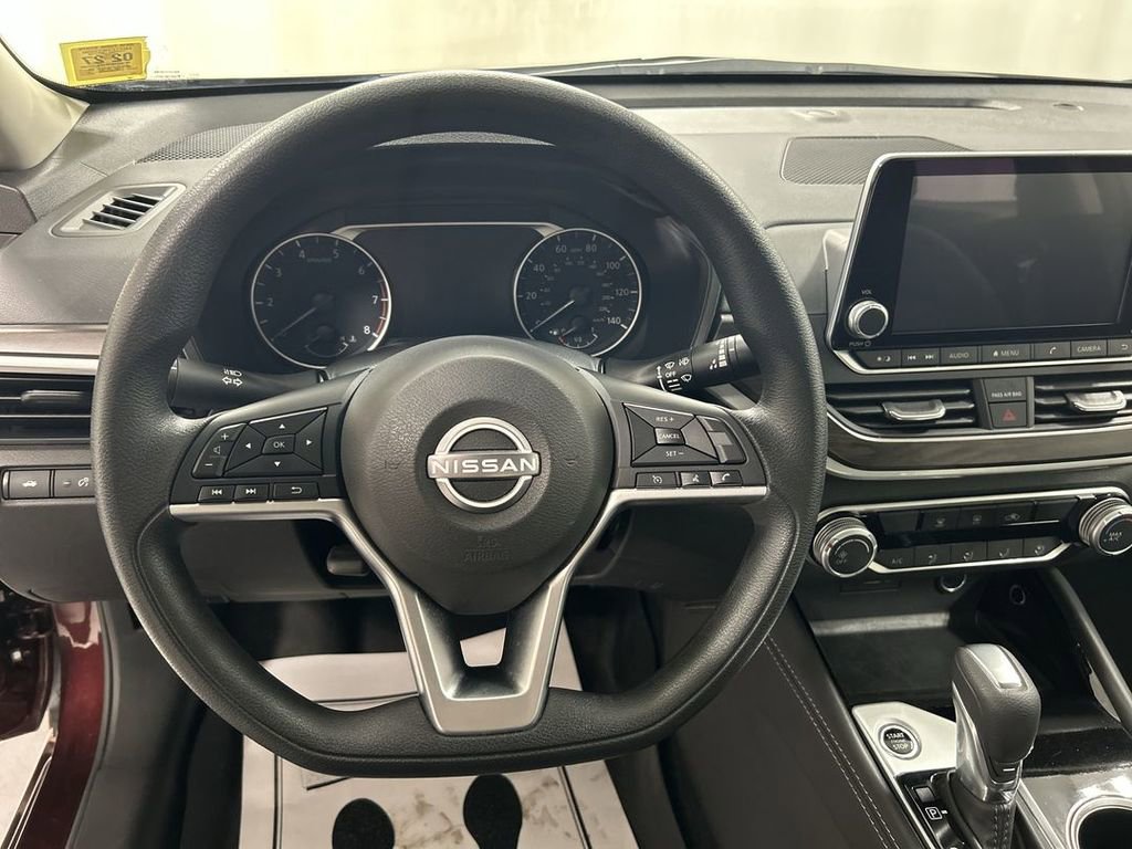 Used 2023 Nissan Altima 2.5 SV image 14