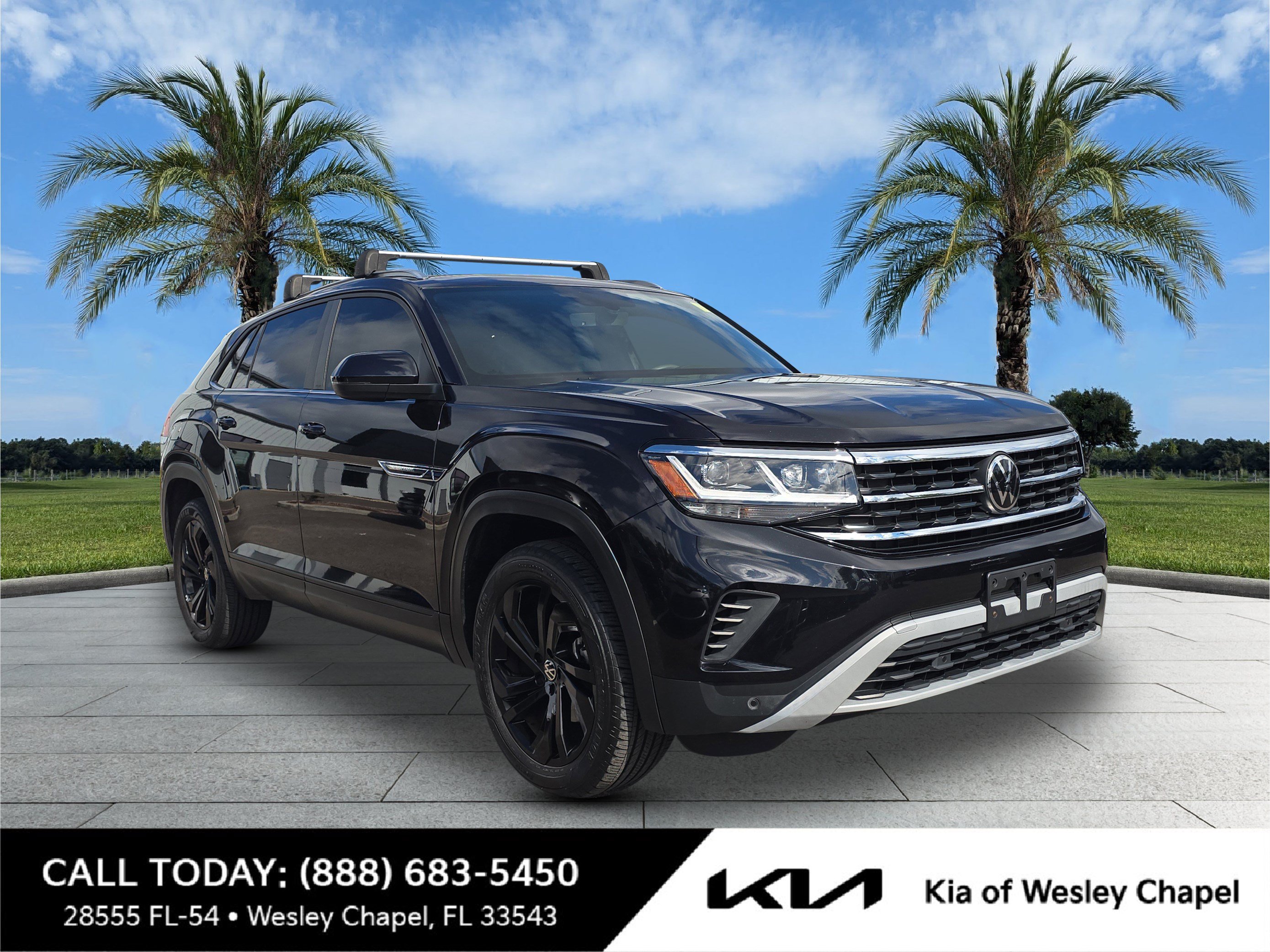 Used 2023 Volkswagen Atlas Cross Sport SE w/ Panoramic Sunroof Package AWD/4WD image 1