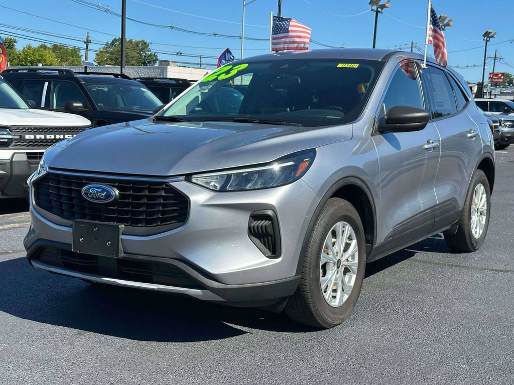 Used 2023 Ford Escape Active AWD/4WD image 2