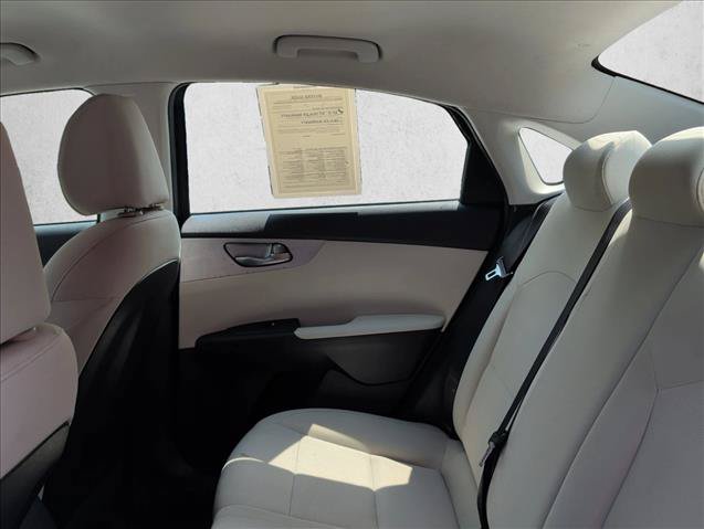Used 2022 Kia Forte LXS FWD image 17