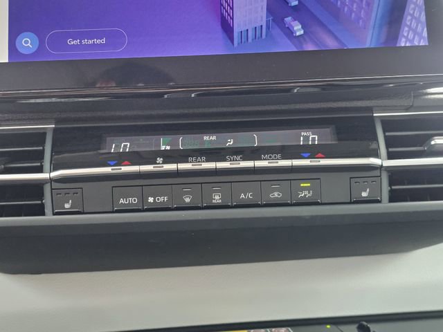 Used 2025 Toyota Sienna XLE w/ XLE Plus Package image 18