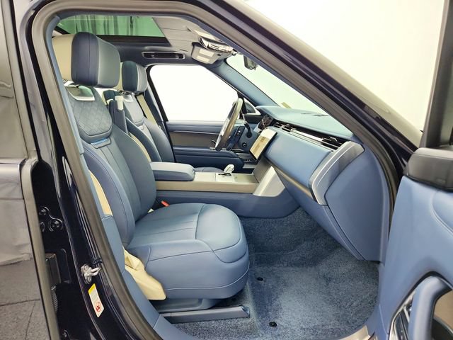 Certified 2025 Land Rover Range Rover SV AWD/4WD image 18