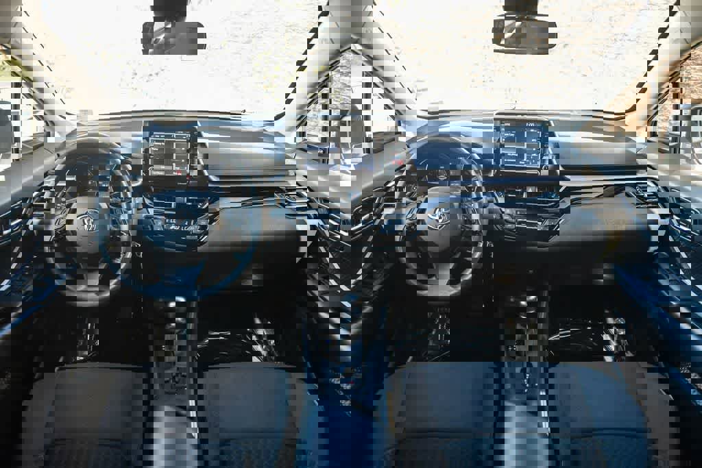 Used 2020 Toyota C-HR LE image 14