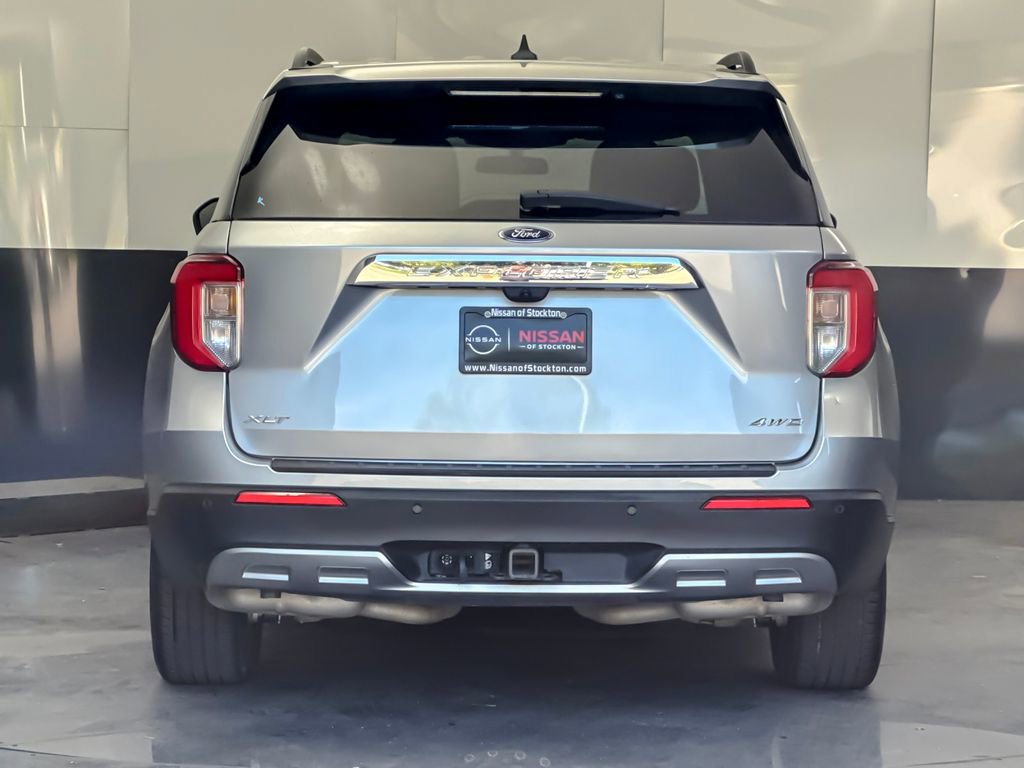 Used 2021 Ford Explorer XLT w/ Equipment Group 202A AWD/4WD image 4