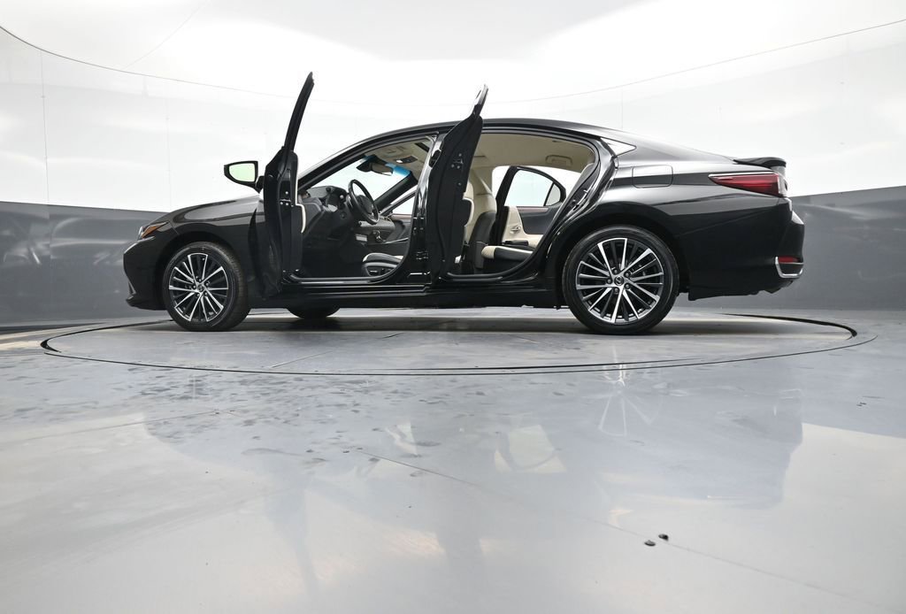 Used 2024 Lexus ES 300h w/ Premium Package FWD image 50