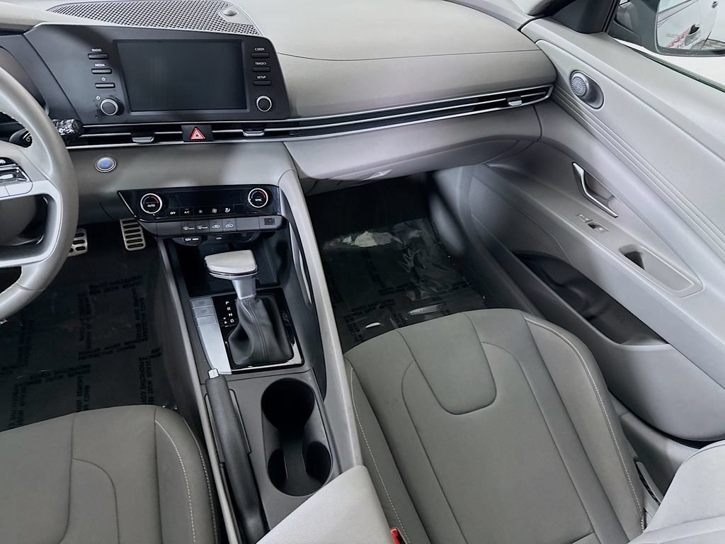 Certified 2025 Hyundai Elantra Sport FWD image 26
