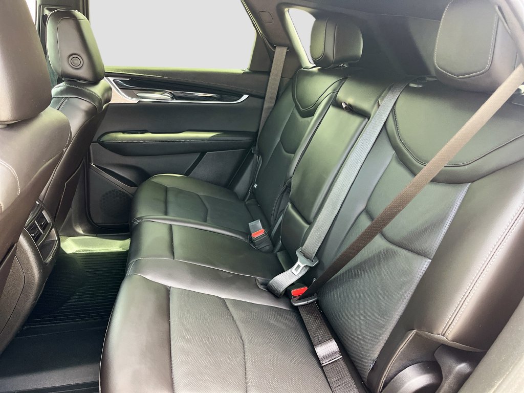 Used 2025 Cadillac XT5 Premium Luxury w/ Technology Package AWD/4WD image 26