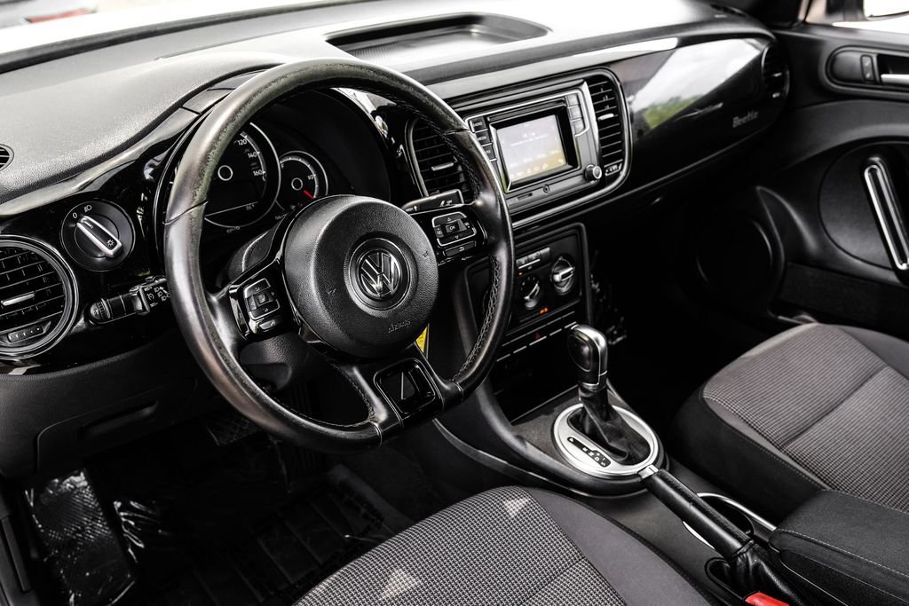 Used 2018 Volkswagen Beetle 2.0T S FWD image 2