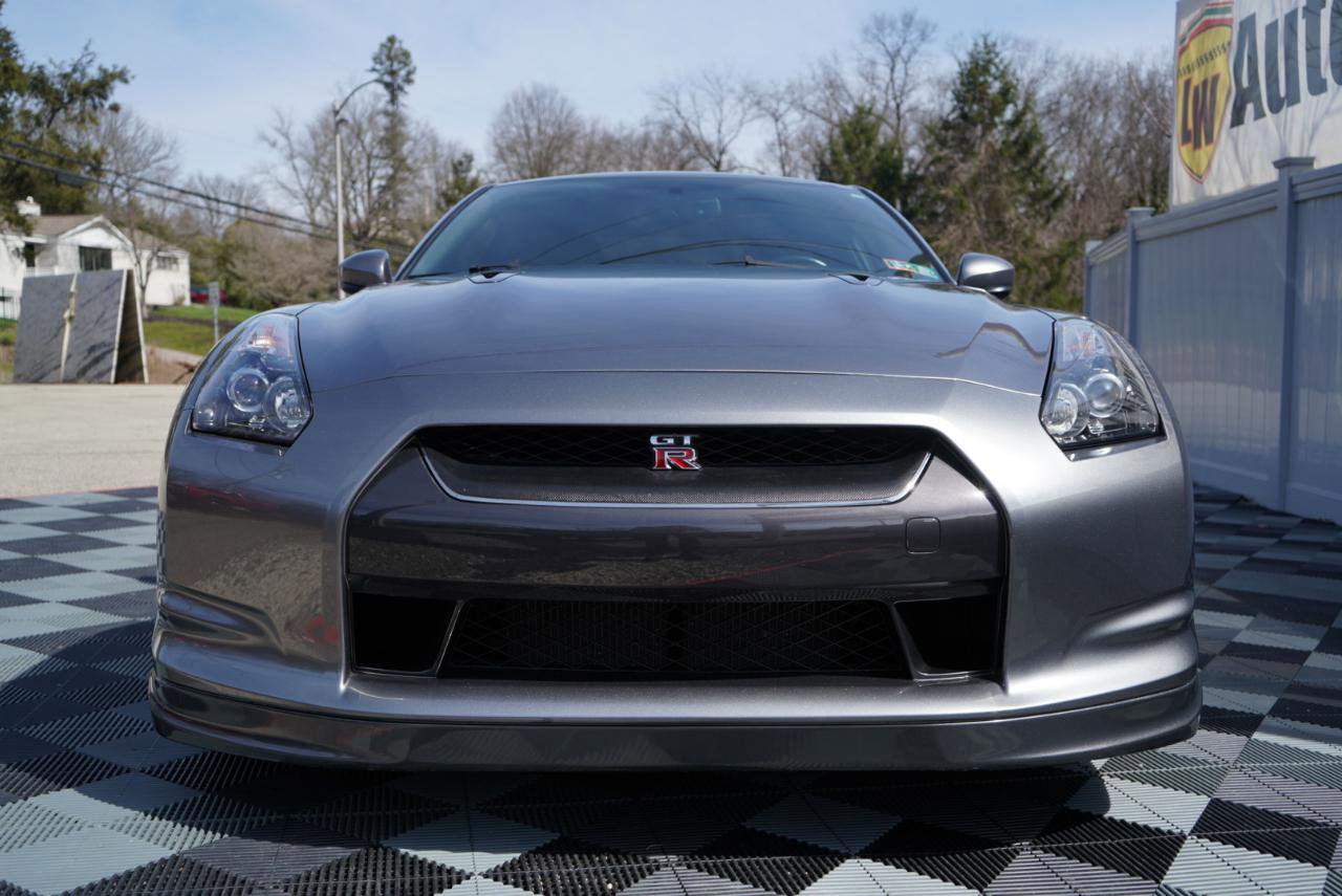 Used 2010 Nissan GT-R Premium image 15
