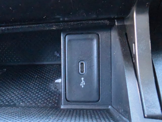 Used 2021 Volkswagen GTI SE FWD image 25