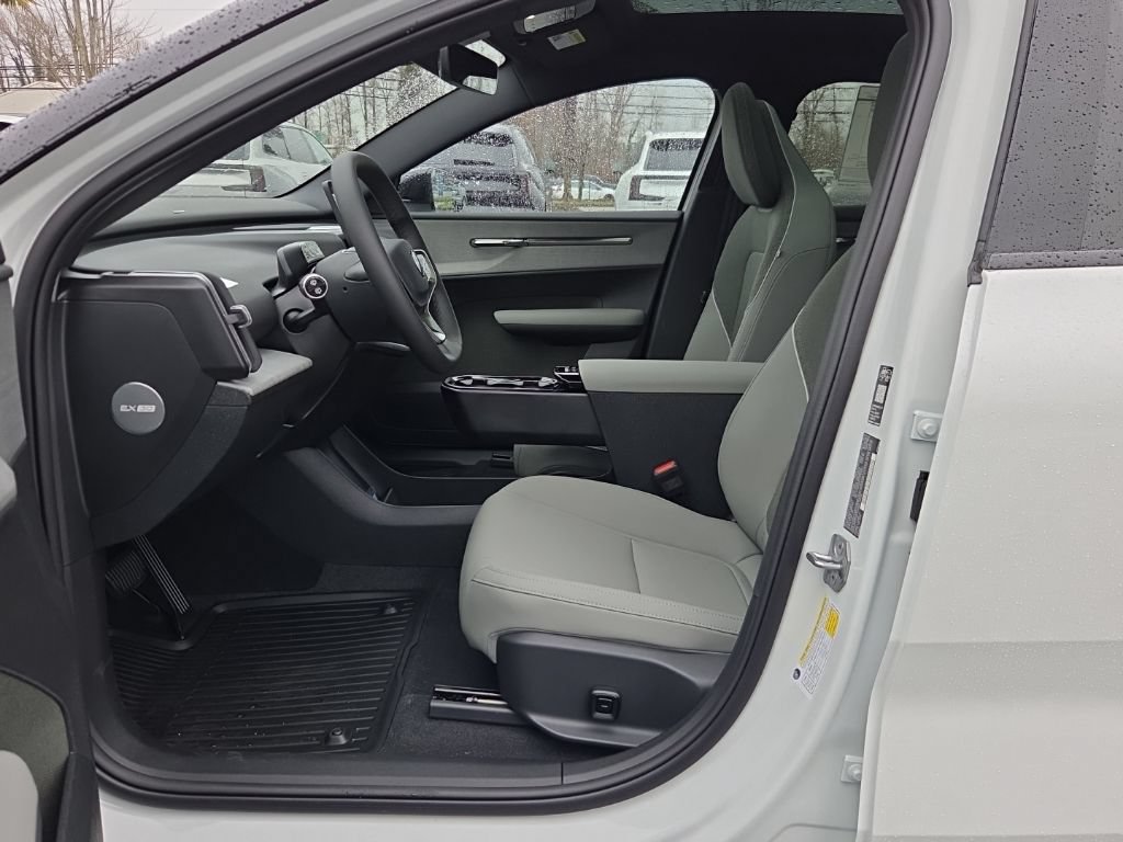 New 2026 Volvo EX30 Plus w/ Protection Package Premier AWD/4WD image 4