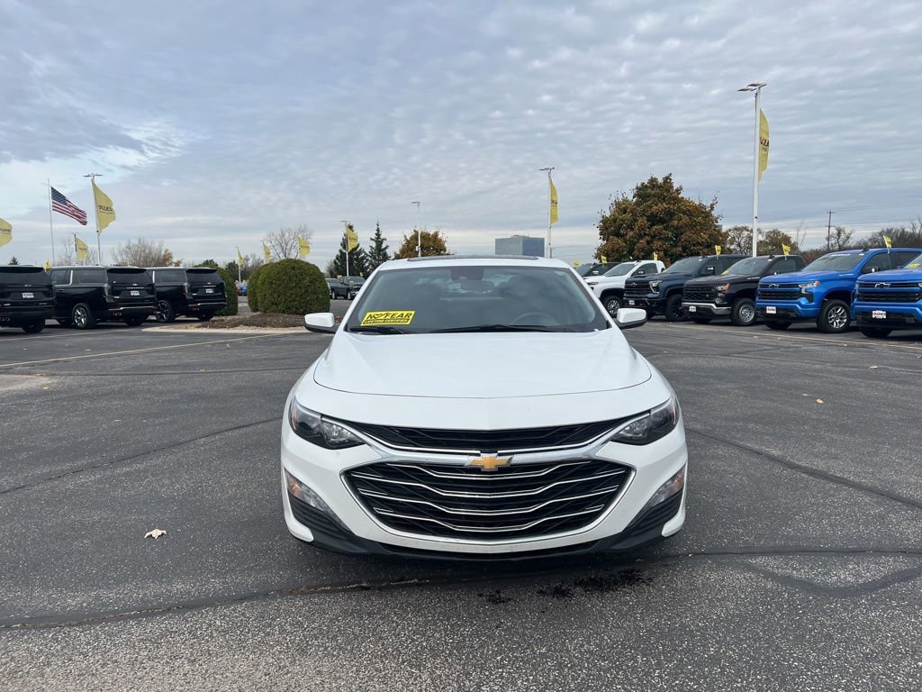 Used 2024 Chevrolet Malibu LT image 2