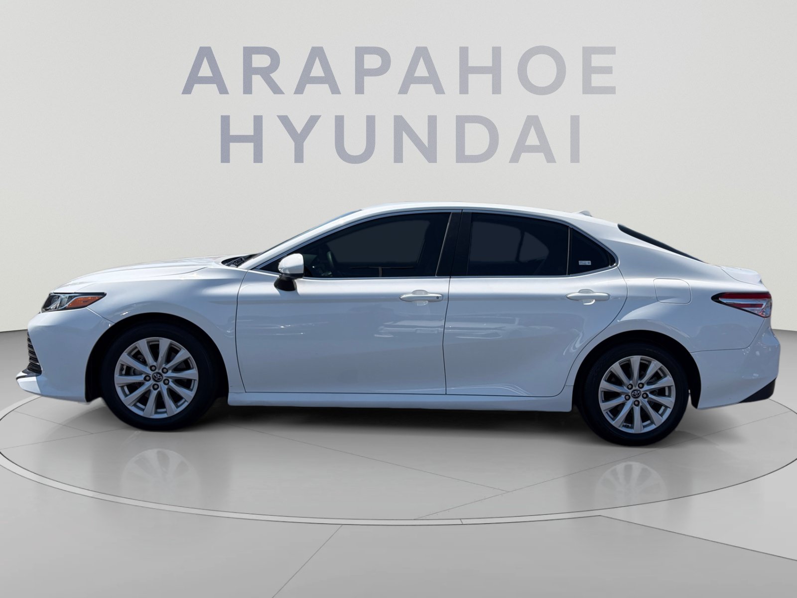 Used 2019 Toyota Camry LE FWD image 2