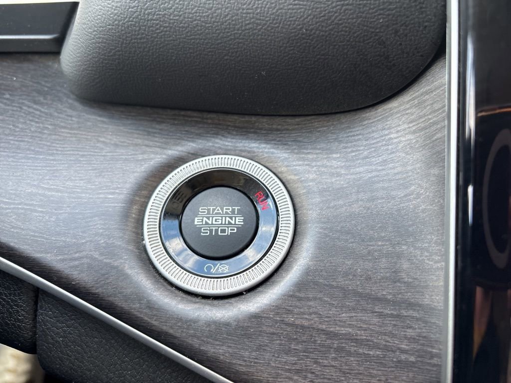 Used 2022 Jeep Grand Cherokee L Limited image 25