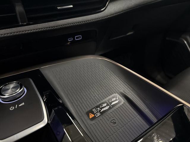 Certified 2025 Buick Enclave Avenir image 32