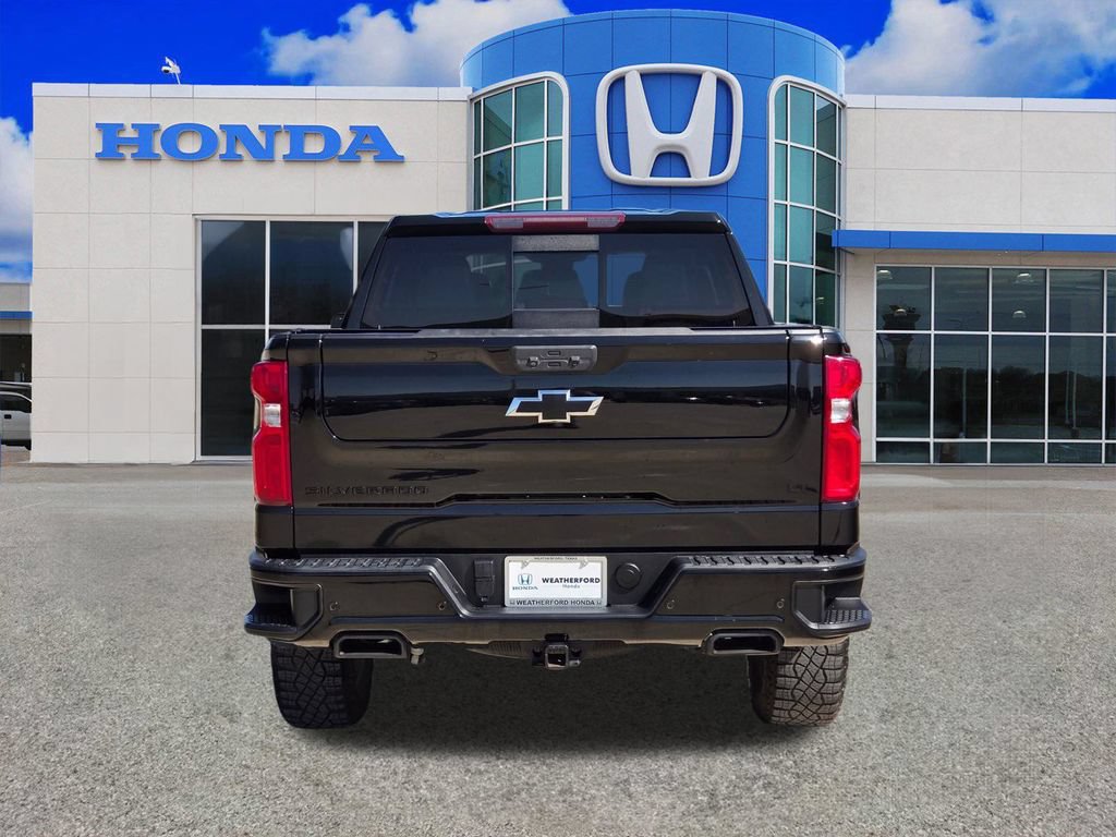 Used 2023 Chevrolet Silverado 1500 LT Trail Boss w/ LT Trail Boss Premium Package AWD/4WD image 4