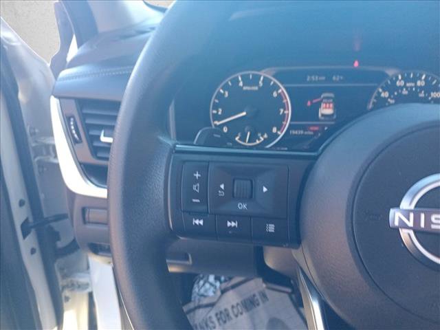 Used 2023 Nissan Rogue SV image 18