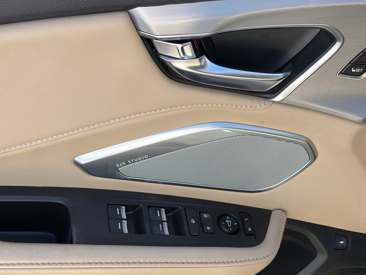 Used 2019 Acura RDX w/ Technology Package AWD/4WD image 7