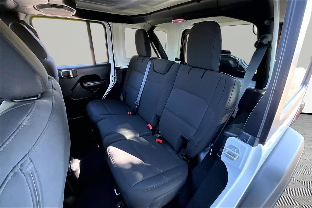 Used 2022 Jeep Wrangler Unlimited Sport AWD/4WD image 16