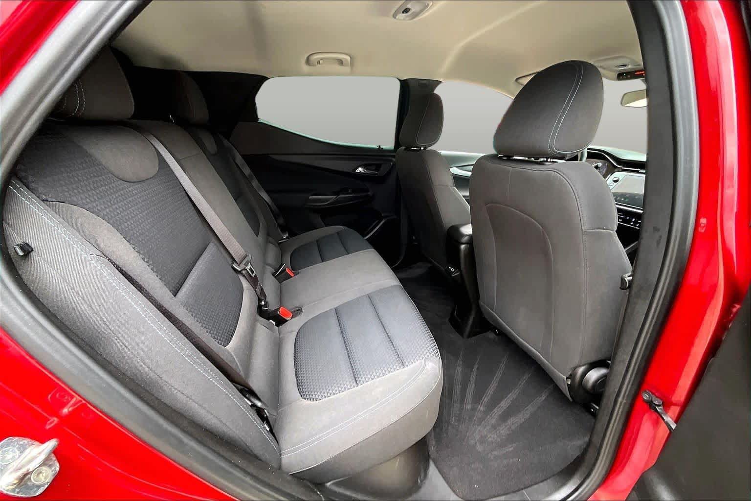 Used 2022 Chevrolet Bolt EUV LT w/ Comfort Package FWD image 19
