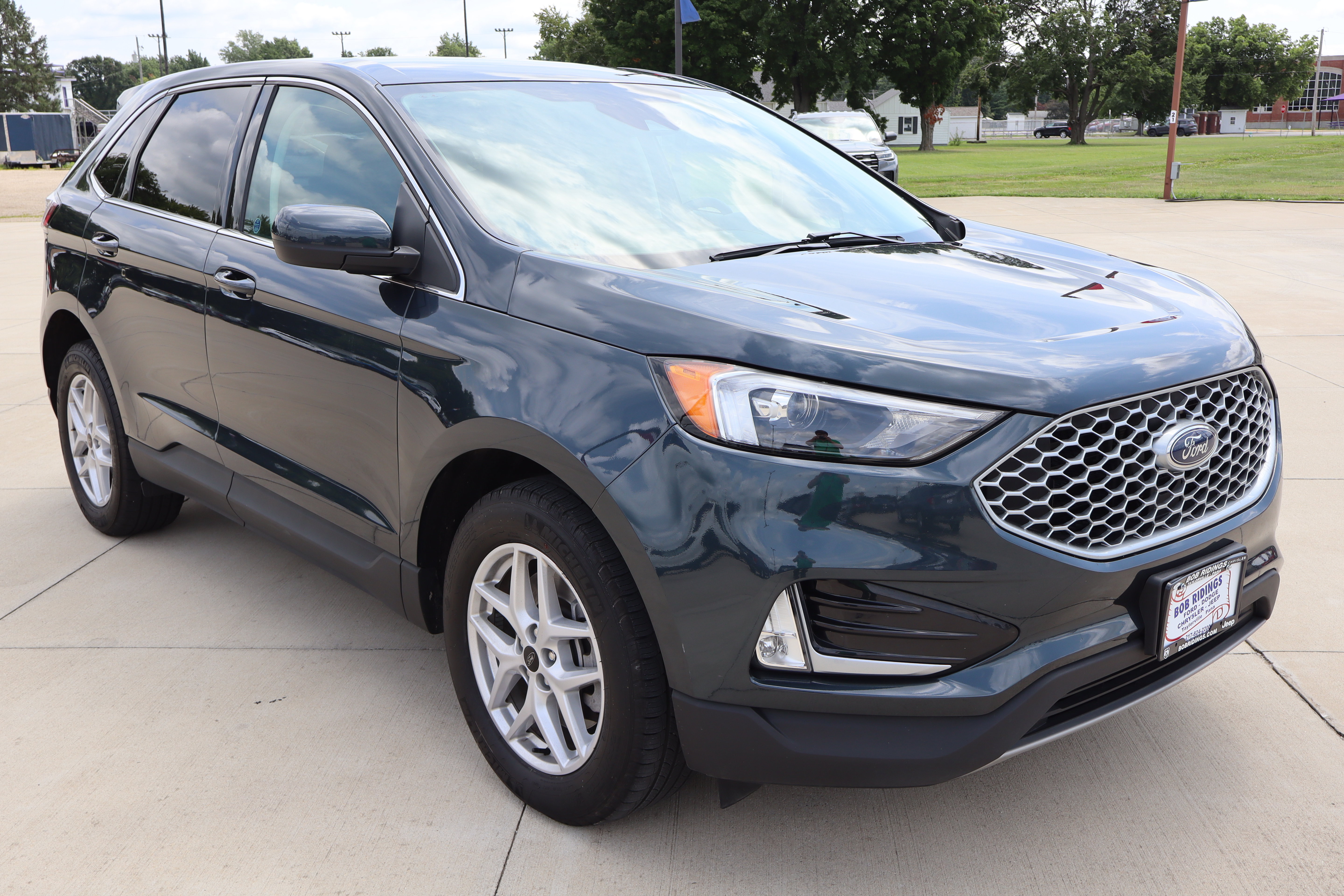 Used 2023 Ford Edge SEL w/ Convenience Package AWD/4WD image 4