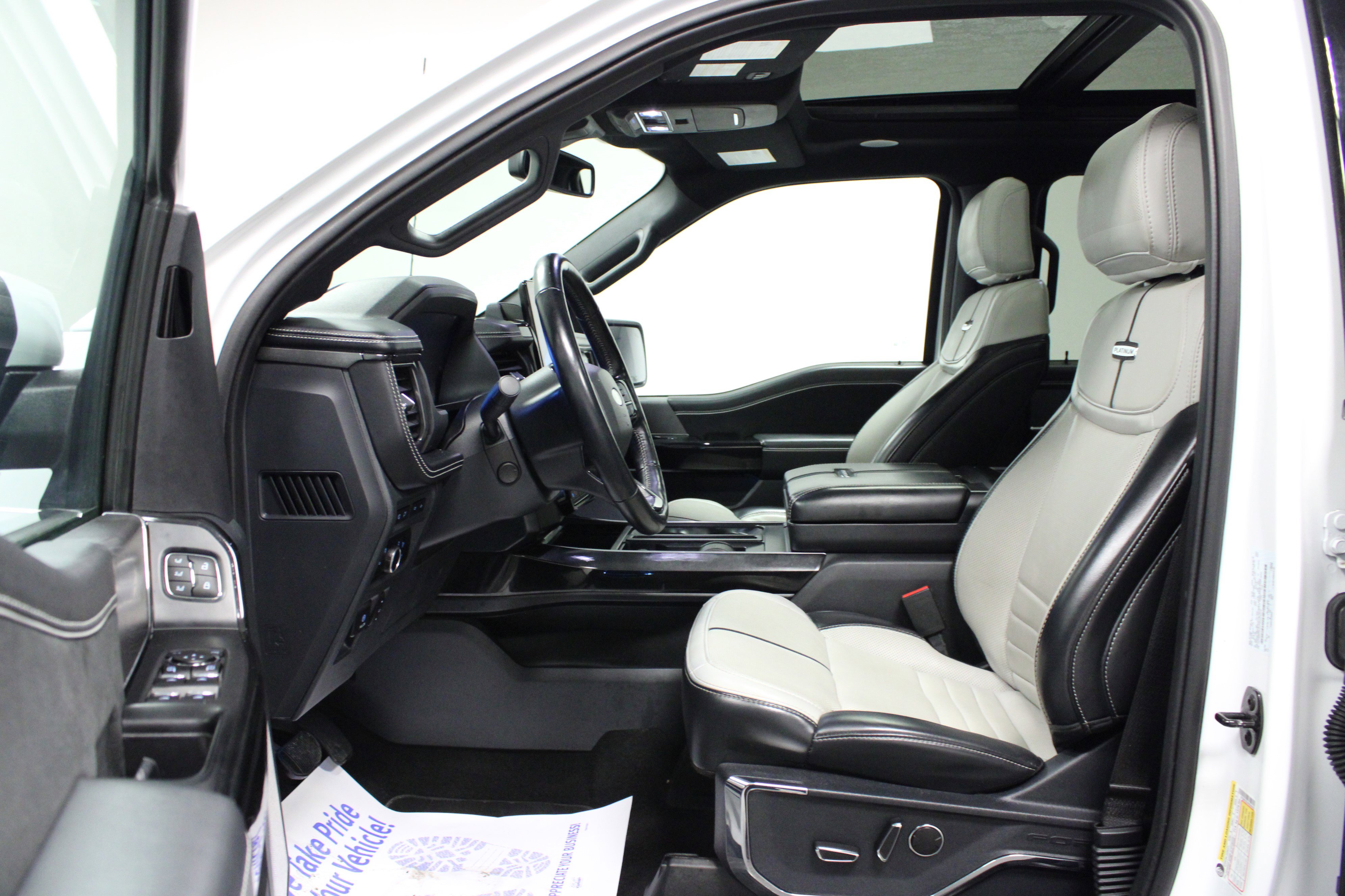 Used 2023 Ford F150 Lightning Platinum image 12