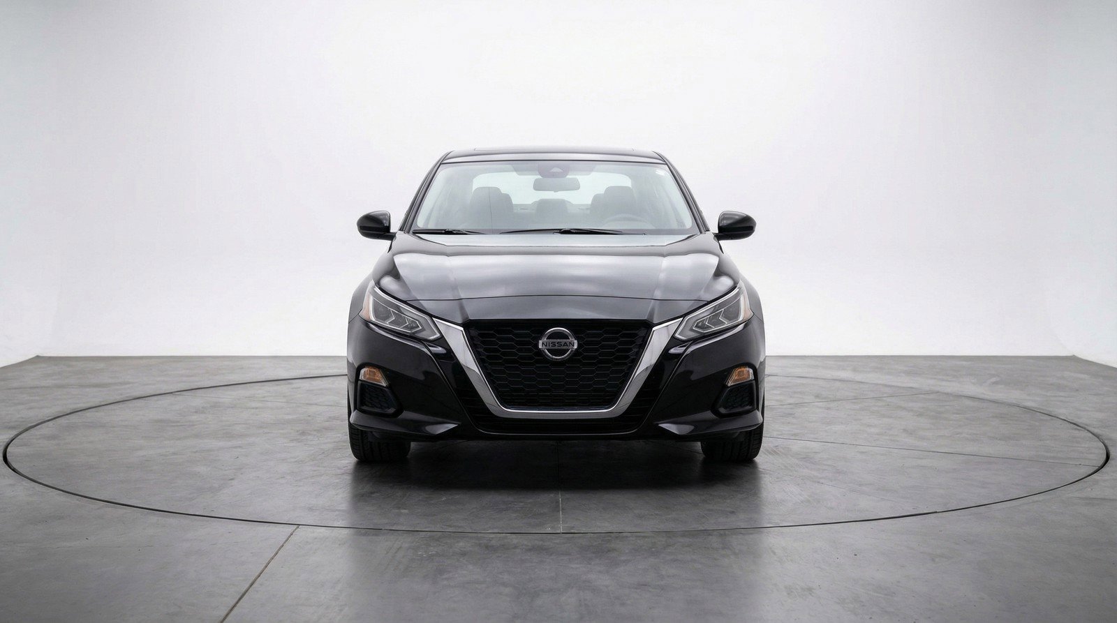 Used 2025 Nissan Altima 2.5 SV image 2