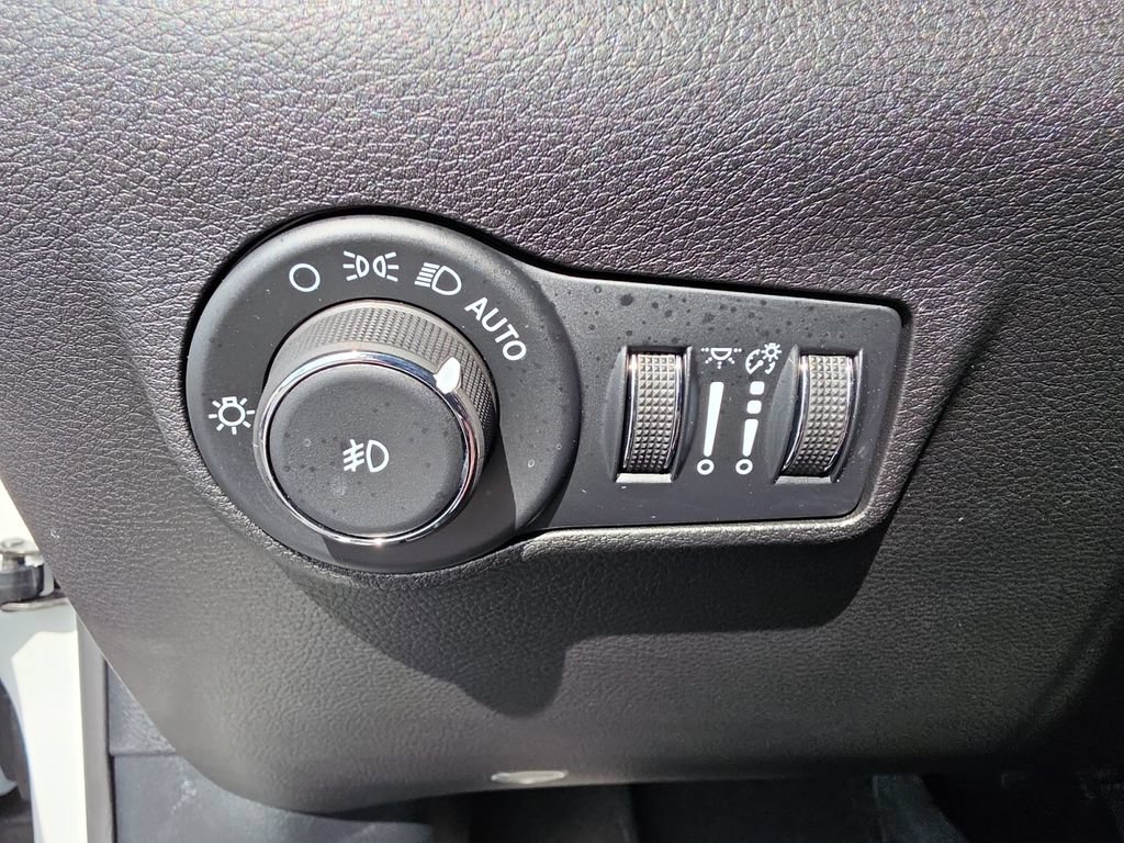 Used 2026 Jeep Compass Limited AWD/4WD image 15