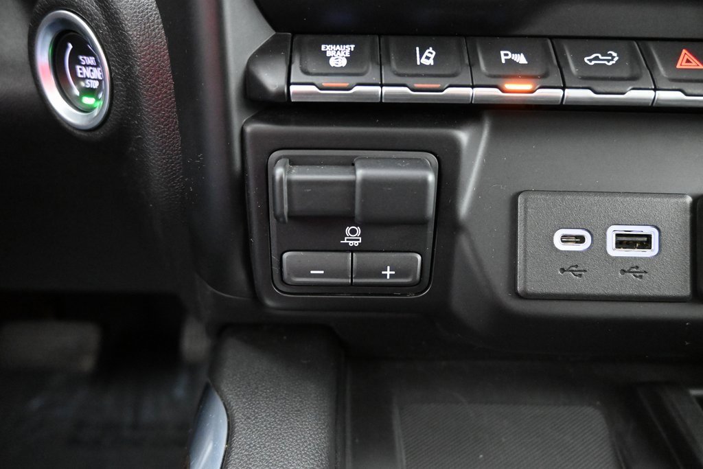 Used 2023 GMC Sierra 3500 Denali w/ Denali Ultimate Package image 32