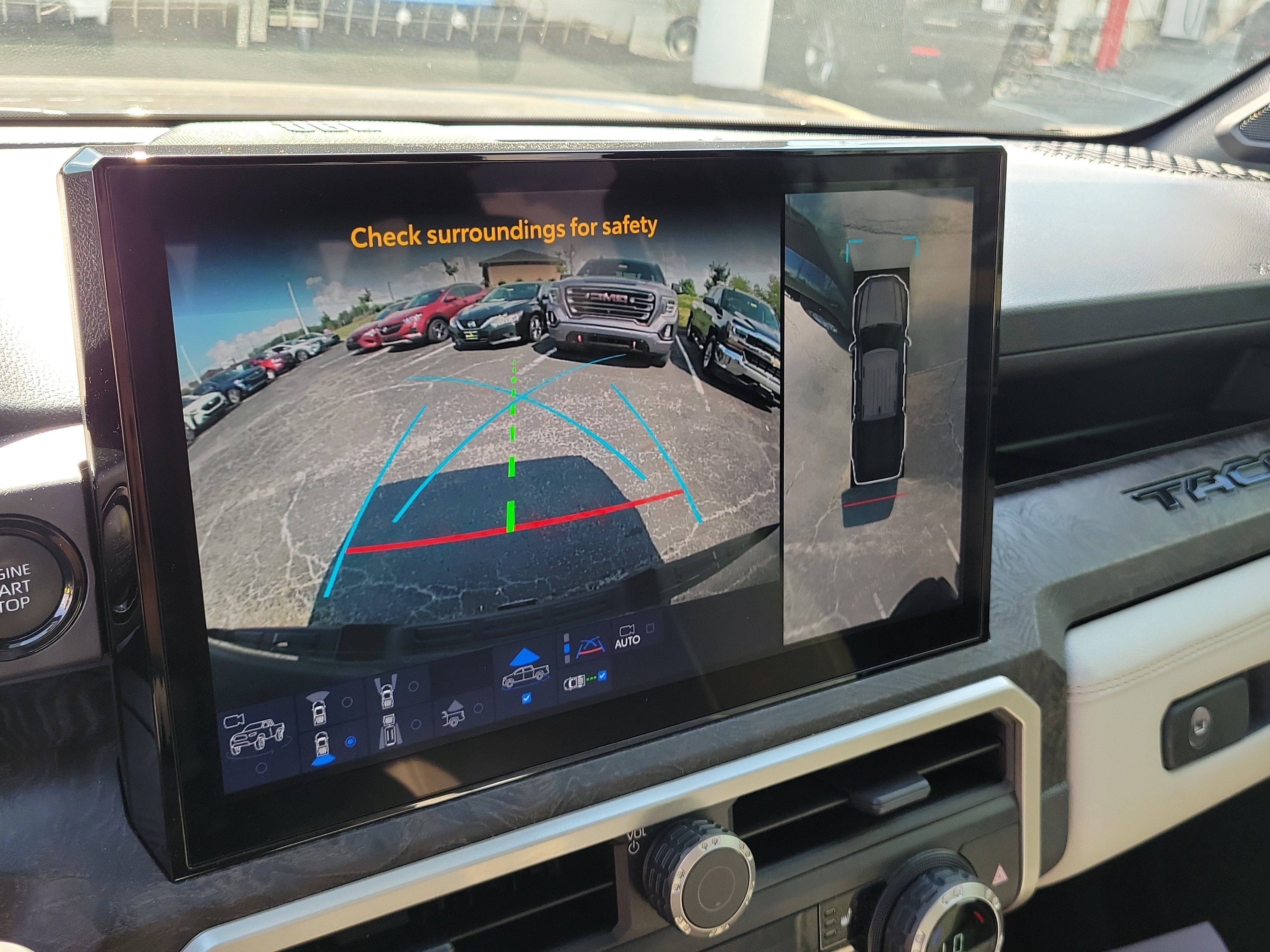 Used 2024 Toyota Tacoma Limited w/ Limited Package (LT) AWD/4WD image 26