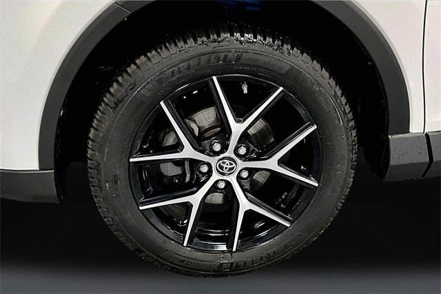 Used 2016 Toyota RAV4 SE image 31