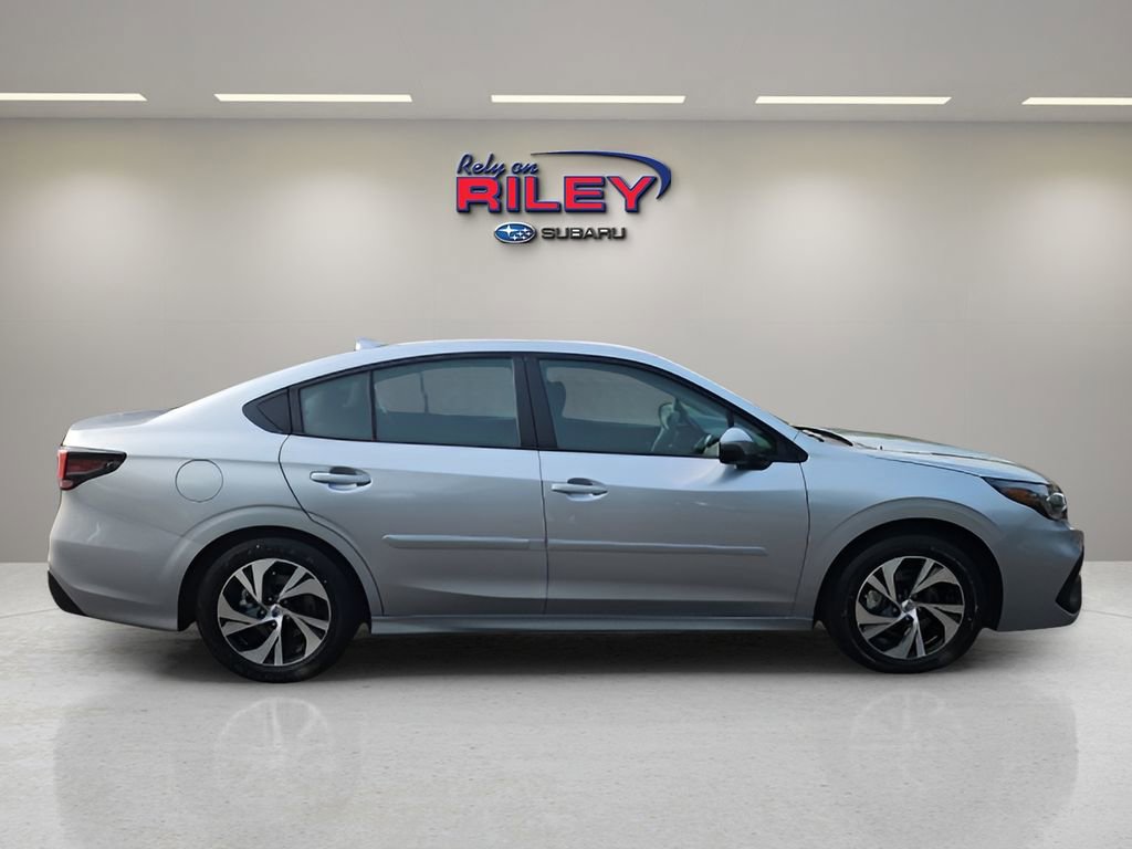 Used 2025 Subaru Legacy Premium image 5