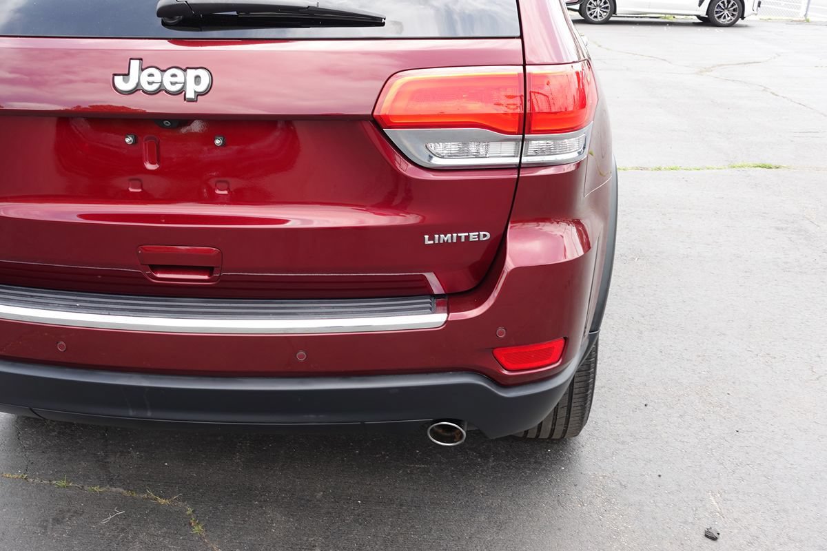 Used 2018 Jeep Grand Cherokee Limited AWD/4WD image 12