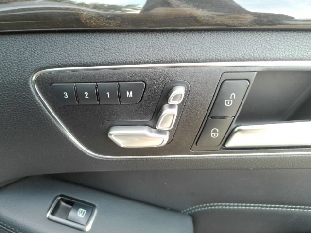 Used 2014 Mercedes-Benz E 250 BlueTEC Sedan image 22