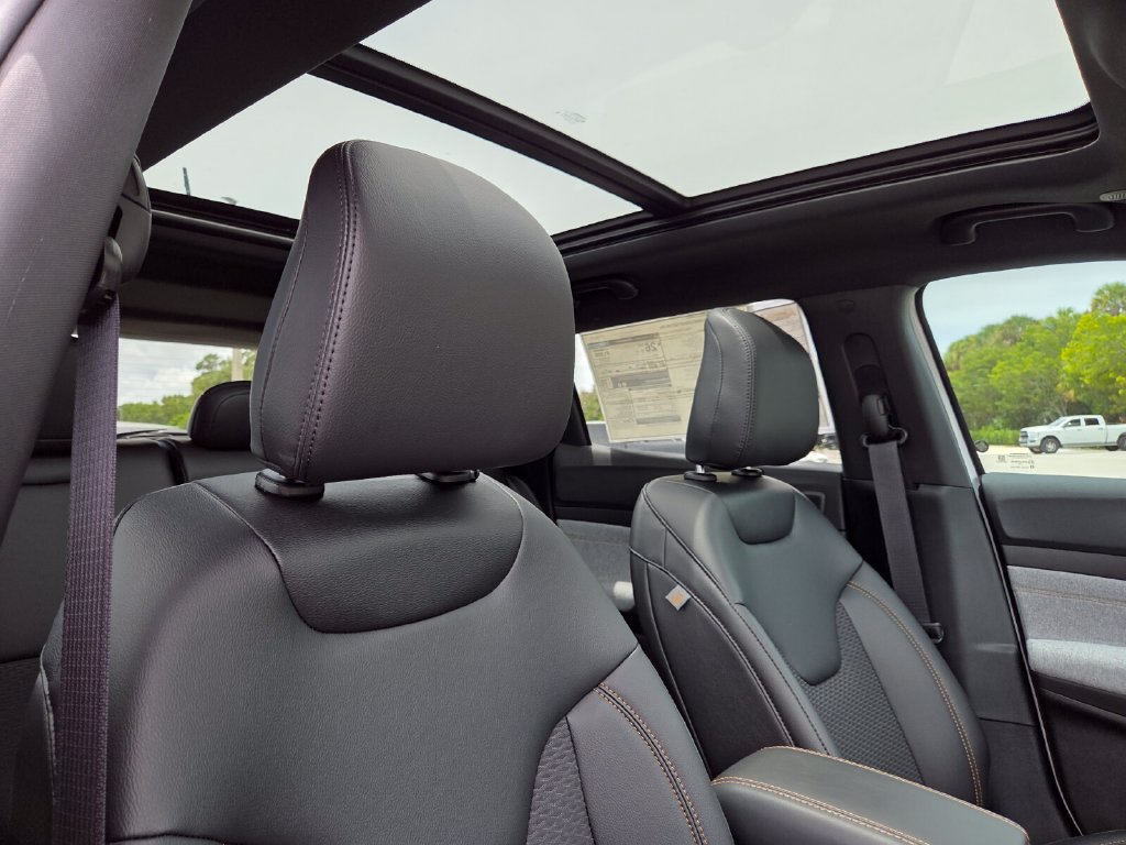 New 2026 Jeep Compass Latitude AWD/4WD image 16