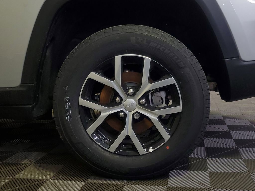 New 2025 Jeep Grand Cherokee Limited image 5